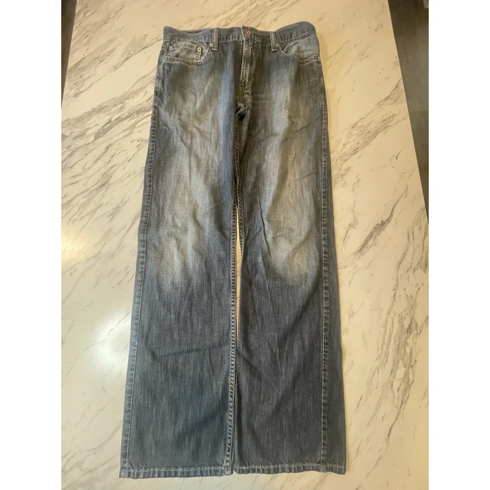 Levi's 514 Y2K Straight Leg Men's Medium Wash Size 34x34. Fits 34x32. Boot Cut